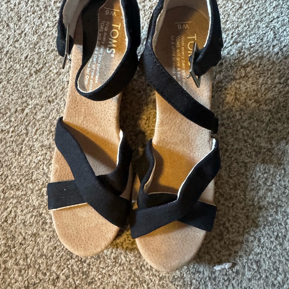 TOMS Women's Black Wedge Sandals